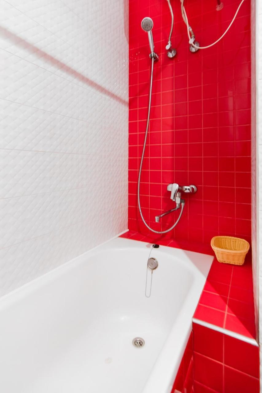 Modern Apartment In The City Center In A New Building أوديسا المظهر الخارجي الصورة
